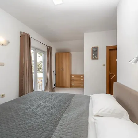 Apartment Inviting In